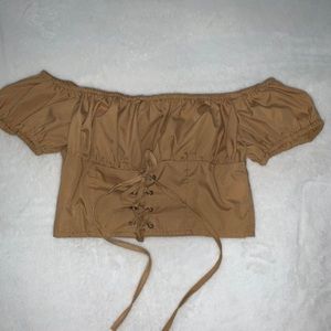 Pretty Little Thing. Puff Sleeve Crop Top. Size 2 US